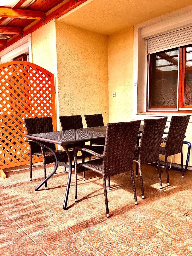 Barbara Apartmanhaz Kehidakustány Екстериор снимка