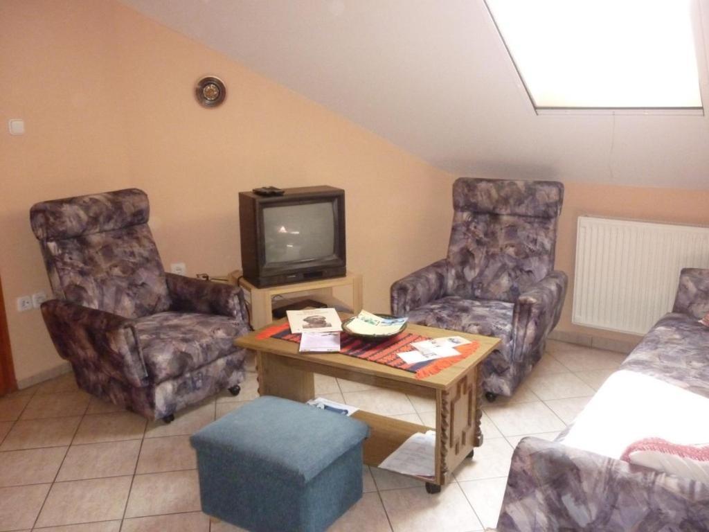 Barbara Apartmanhaz Kehidakustány Екстериор снимка